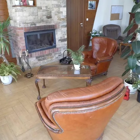 At The Foot Of Pirin Apartman *