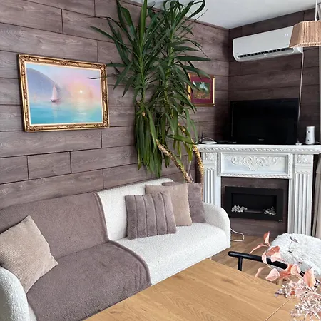 At The Foot Of Pirin 班斯科